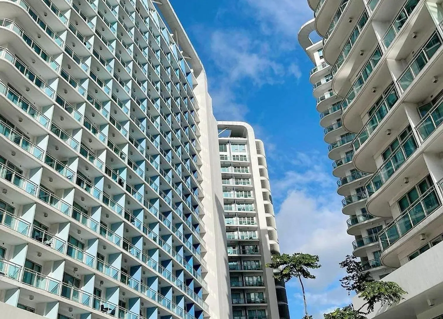 Azure Urban Resort Staycation Paranaque City 0*,